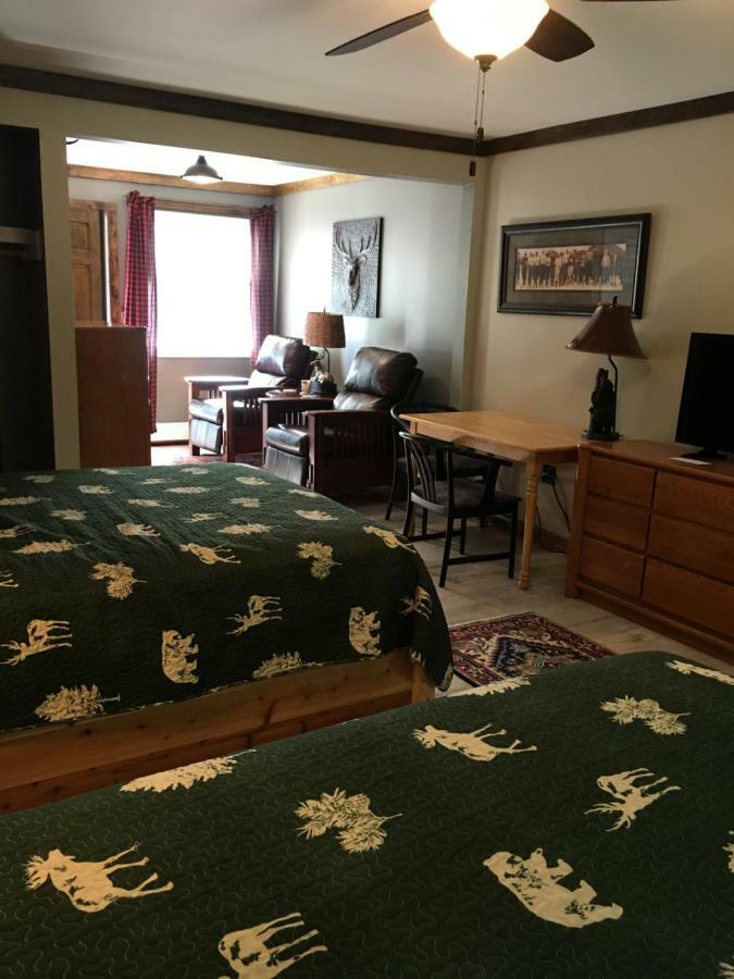 Warrensburg Inn & Suites - 6 Mi To Lake George المظهر الخارجي الصورة