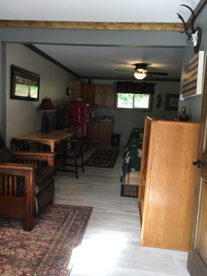 Warrensburg Inn & Suites - 6 Mi To Lake George المظهر الخارجي الصورة